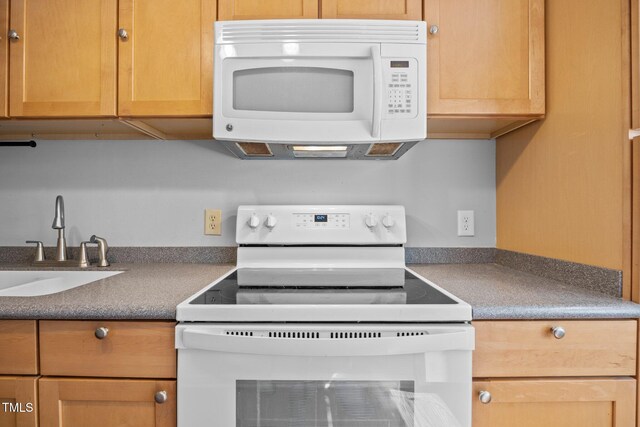 134 Kingsbury Dr, Chapel Hill, NC 27514 - kitchen featuring white appliances and a sink