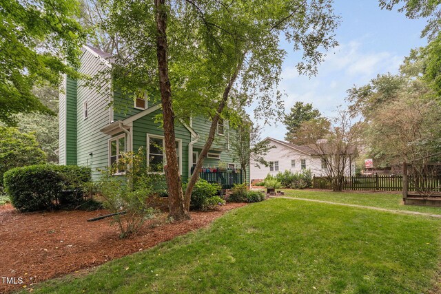 2724 Glastonbury Rd, Apex, NC 27539 - view of yard