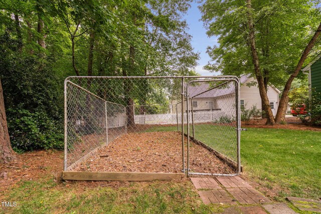 2724 Glastonbury Rd, Apex, NC 27539 - view of gate