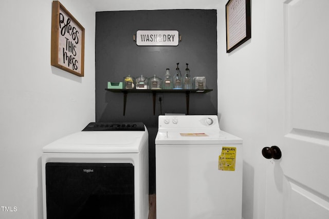 7832 Shuttle Rd, Fayetteville, NC 28311 - laundry area with washing machine and clothes dryer