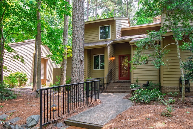 60 Stoneridge Rd, Durham, NC 27705 - mid-century modern home with entry steps