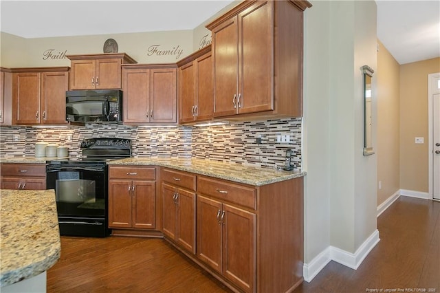 239 Nandina Ct Unit 21A, Fayetteville, NC 28311 - kitchen featuring black appliances, dark wood finished floors, baseboards, and decorative backsplash