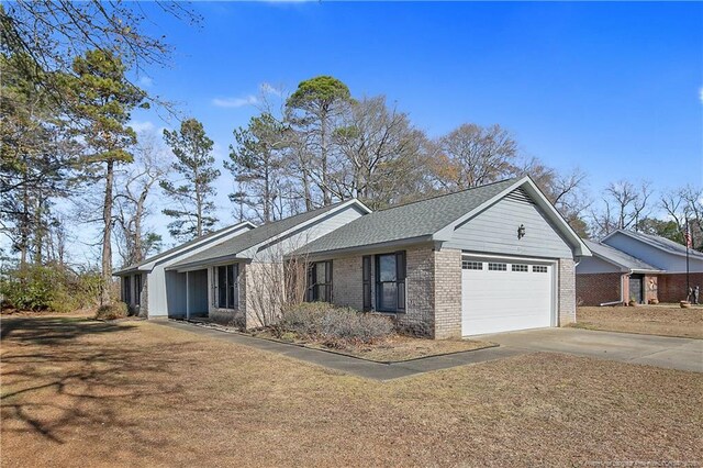 303 Woodberry Cir, Raeford, NC 28376 - photo 2
