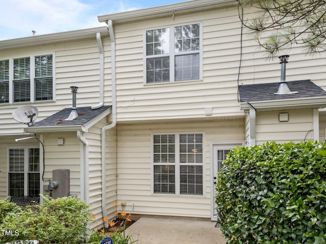 5717 Corbon Crest Ln, Raleigh, NC 27612 - back of property
