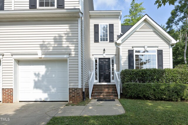 803 High Ct, Hillsborough, NC 27278 - traditional-style house with a garage and concrete driveway