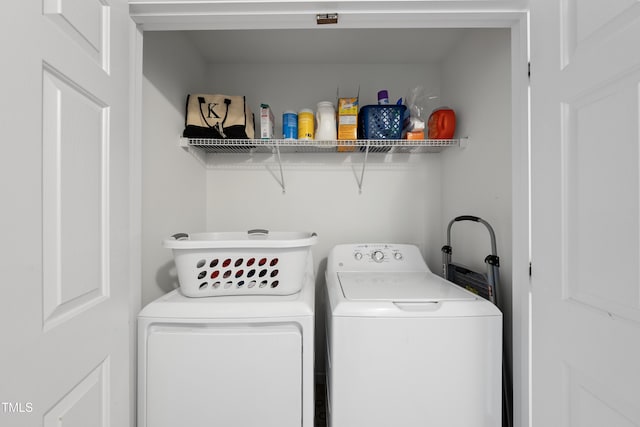 1154 Bungalow Park Dr, Apex, NC 27502 - laundry room with independent washer and dryer