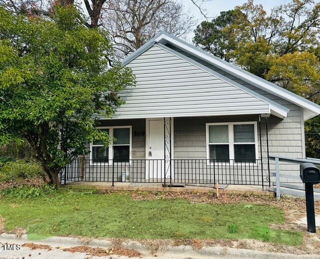 509 Cedar Creek Rd, Fayetteville, NC 28312 - bungalow-style house with covered porch