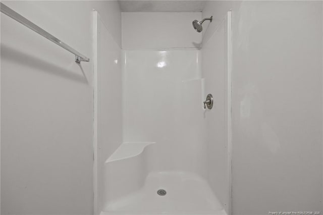 107 Hayes Ct, Raeford, NC 28376 - bathroom with a shower