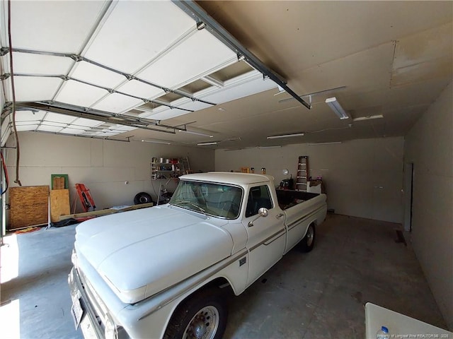 844 Montrose Rd, Raeford, NC 28376 - view of garage