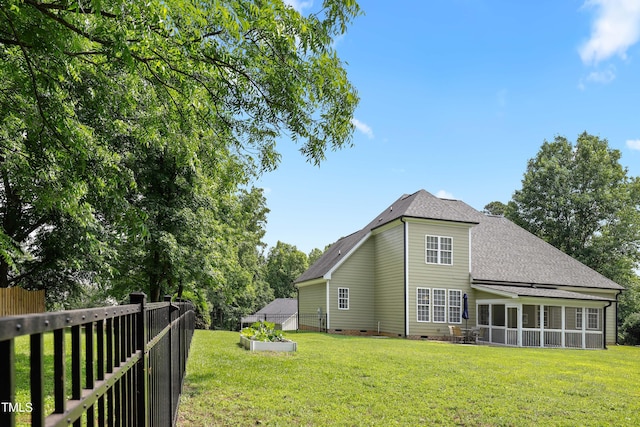37 Meadow Oaks Cir, Smithfield, NC 27577 - view of yard with a sunroom