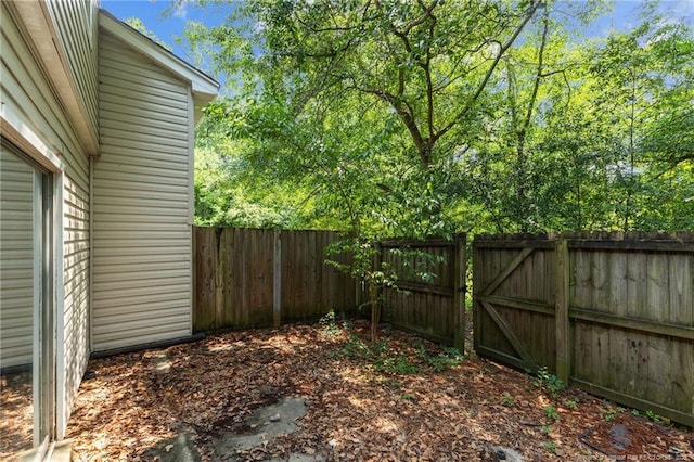 595 Winding Creek Rd Unit C, Fayetteville, NC 28305 - view of fenced backyard