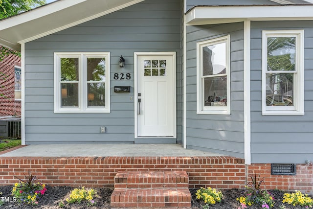 828 Cotton Pl, Raleigh, NC 27601 - entrance to property with crawl space and cooling unit