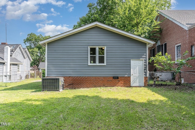 828 Cotton Pl, Raleigh, NC 27601 - rear view of property with central air condition unit and crawl space