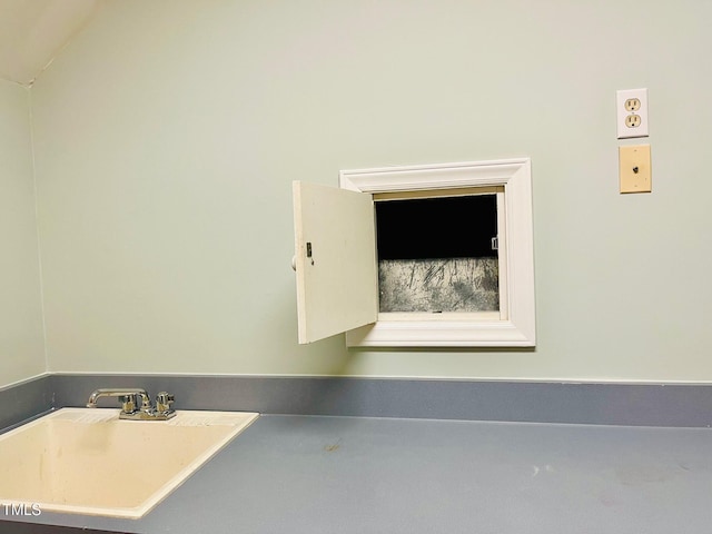 1512 Cumberland Rd, Chapel Hill, NC 27514 - detailed view of a sink