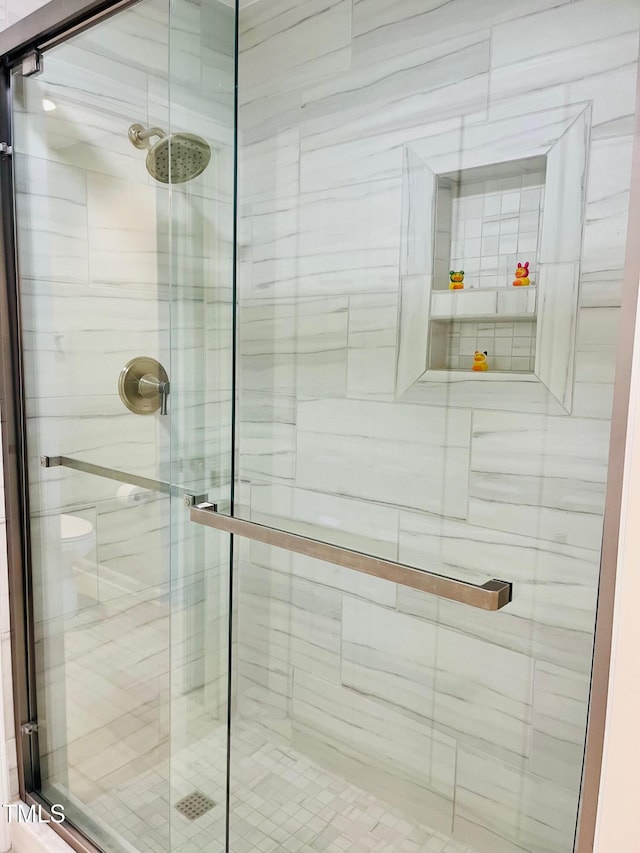 1512 Cumberland Rd, Chapel Hill, NC 27514 - bathroom with a shower stall