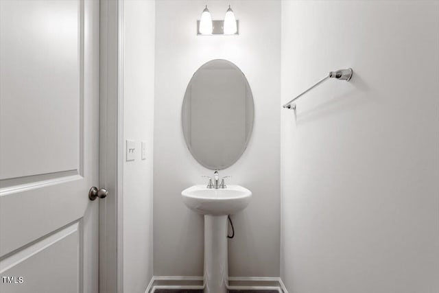 3064 Spline Cir, Raleigh, NC 27610 - bathroom featuring baseboards