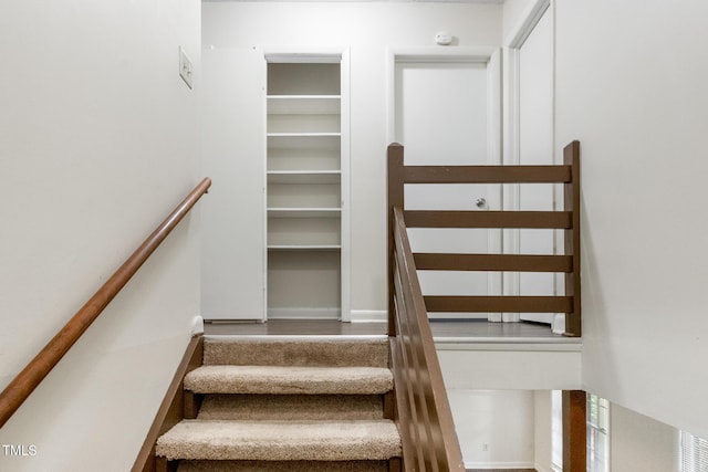 1809-1811 Quail Ridge Rd, Raleigh, NC 27609 - view of staircase
