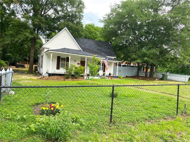 135 S Patterson S, Maxton, NC 28364 - view of front of property with a porch