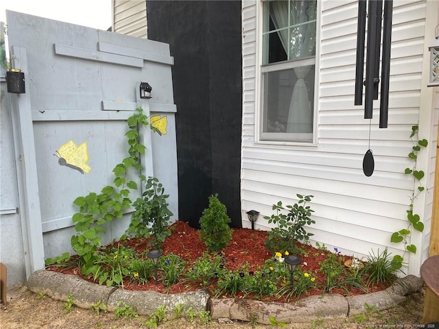 135 S Patterson S, Maxton, NC 28364 - exterior view