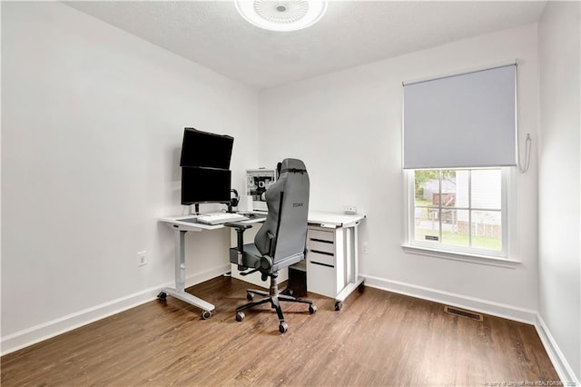 1502 E 11th St, Lumberton, NC 28358 - office space featuring wood finished floors and baseboards