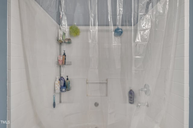 120 Feezor Ct, Clayton, NC 27527 - full bathroom with bathtub / shower combination