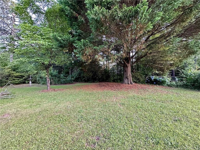 815 Whispering Pines Rd, Fayetteville, NC 28311 - view of grassy yard