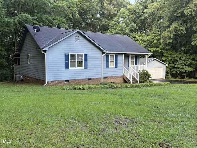 535 Hillcrest Dr, Garner, NC 27529 - single story home featuring crawl space, an outbuilding, a shingled roof, cooling unit, and a detached garage