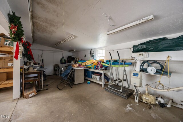 2000 Glissom St, Tarboro, NC 27886 - view of garage