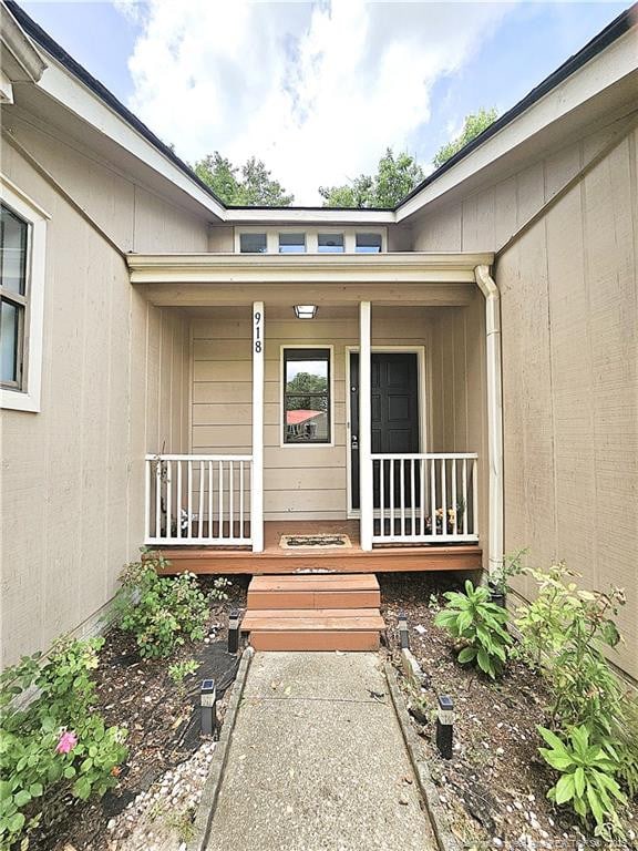918 Dandridge Dr, Fayetteville, NC 28303 - view of exterior entry featuring covered porch