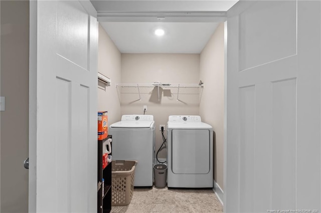 5540 Mountain Run Dr, Hope Mills, NC 28348 - laundry room featuring washer and clothes dryer