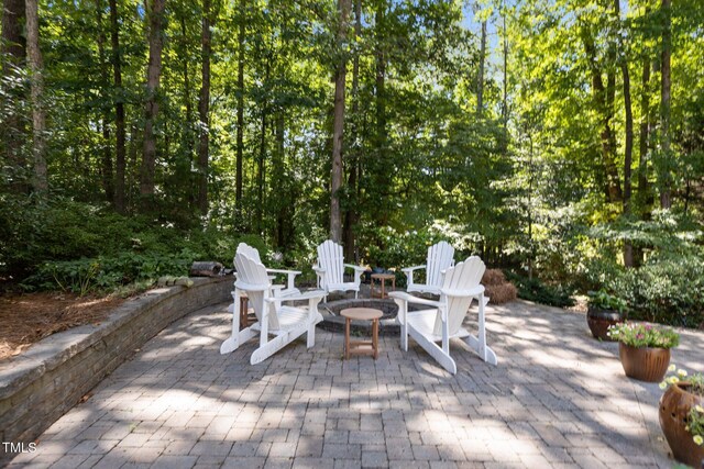 8004 Gabriels Bend Dr, Raleigh, NC 27612 - view of patio