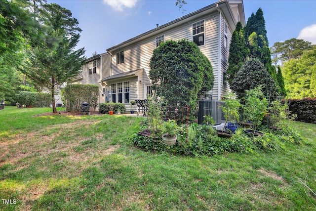 117 Sonoma Way, Chapel Hill, NC 27516 - back of house featuring a yard