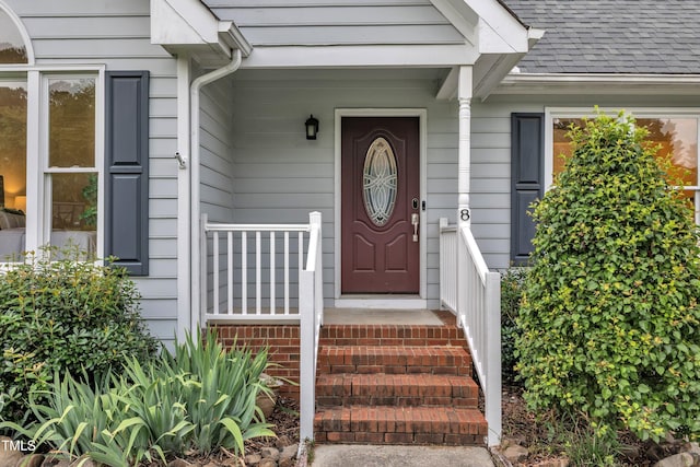8 Great Oak Ct, Durham, NC 27713 - doorway to property with a shingled roof