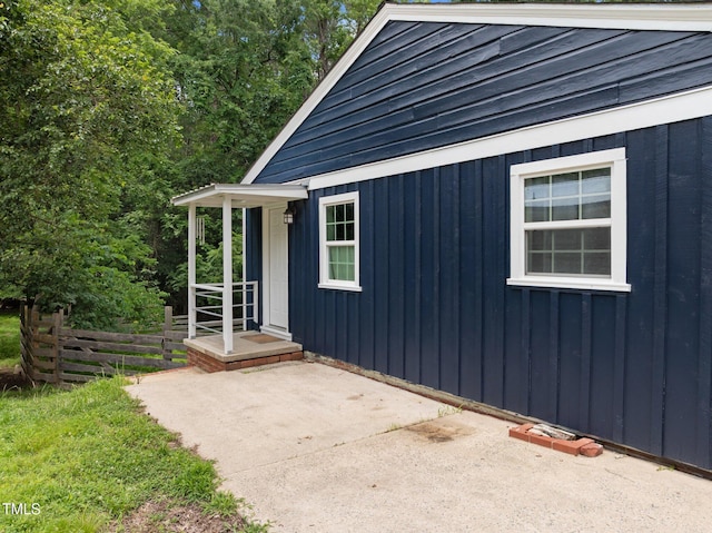 105 Hanna St, Carrboro, NC 27510 - entrance to property with a patio