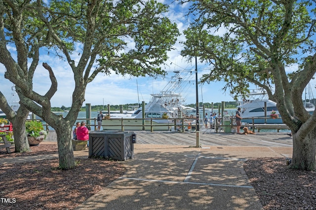 813 Broad St, Beaufort, NC 28516