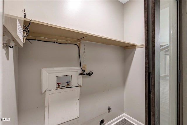 224 Oakcrest Dr, Wake Forest, NC 27587 - laundry room with washer hookup, baseboards, and electric dryer hookup