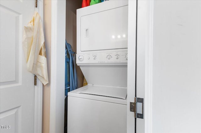 800 Savannah Ridge Rd Unit 109, Holly Springs, NC 27540 - laundry area featuring stacked washing machine and dryer