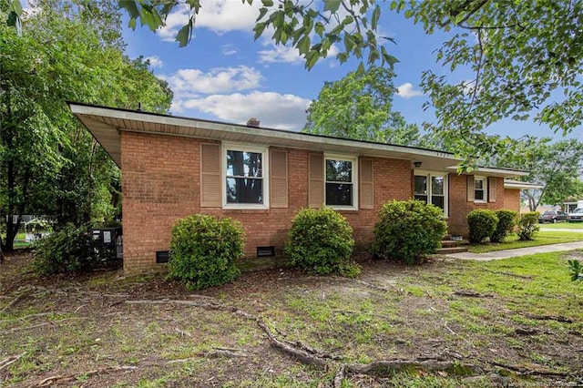 6425 Morganton Rd, Fayetteville, NC 28314 - ranch-style house with crawl space and brick siding
