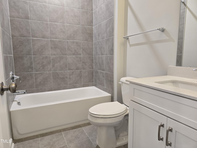 2203 Lambert Rd Unit 67, Cary, NC 27519 - full bathroom with vanity, toilet, and washtub / shower combination