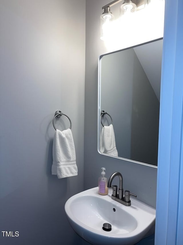 7710 River Field Dr, Raleigh, NC 27616 - bathroom featuring a sink