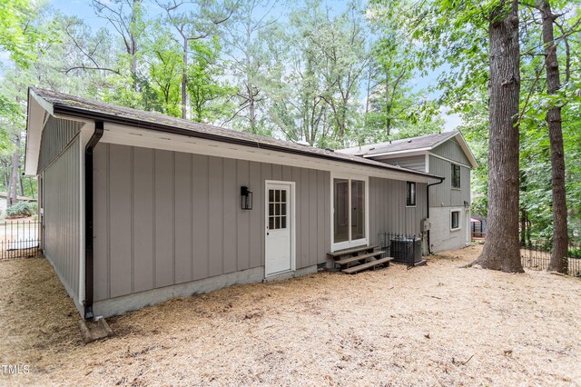 2905 Scuppernong Ln, Durham, NC 27703 - rear view of house featuring entry steps