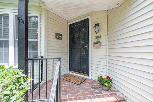 384 Lyndfield Cl W, Pittsboro, NC 27312 - entrance to property featuring a porch