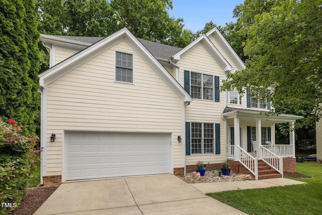 15 Smoketree Ct, Durham, NC 27712 - traditional-style house with driveway and a front lawn