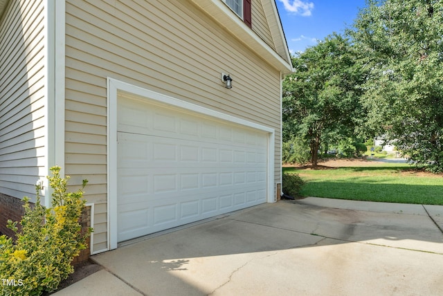 200 Holly Branch Dr, Holly Springs, NC 27540 - garage with concrete driveway