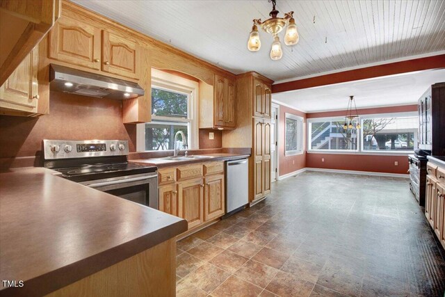 125 W Pine St, Pine Level, NC 27568 - kitchen with a chandelier, appliances with stainless steel finishes, under cabinet range hood, decorative light fixtures, and a sink
