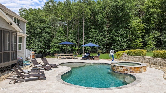 7410 Chouder Ln, Wake Forest, NC 27587 - view of swimming pool featuring a patio and a pool with connected hot tub