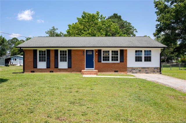 108 Pine St, Dunn, NC 28334 - ranch-style home with crawl space and entry steps