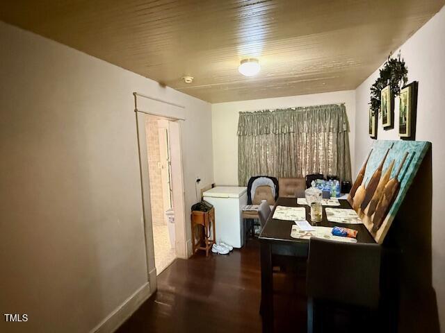 981 Leasburg Rd, Roxboro, NC 27573 - living area featuring wood finished floors and baseboards