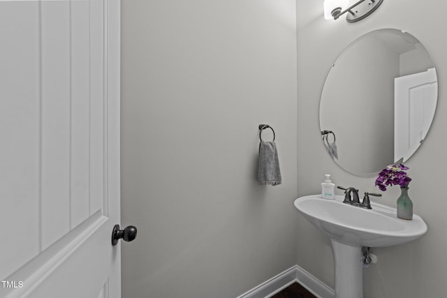 427 Cedar Pond Ct, Knightdale, NC 27545 - bathroom with baseboards