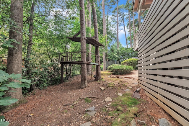 3205 Dell Dr, Raleigh, NC 27609 - view of yard